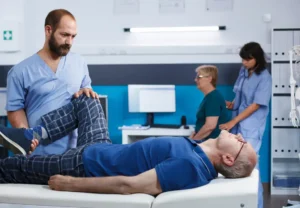 Complete Guide to Knee Replacement: Symptoms, Consultation, Treatment Options & Recovery